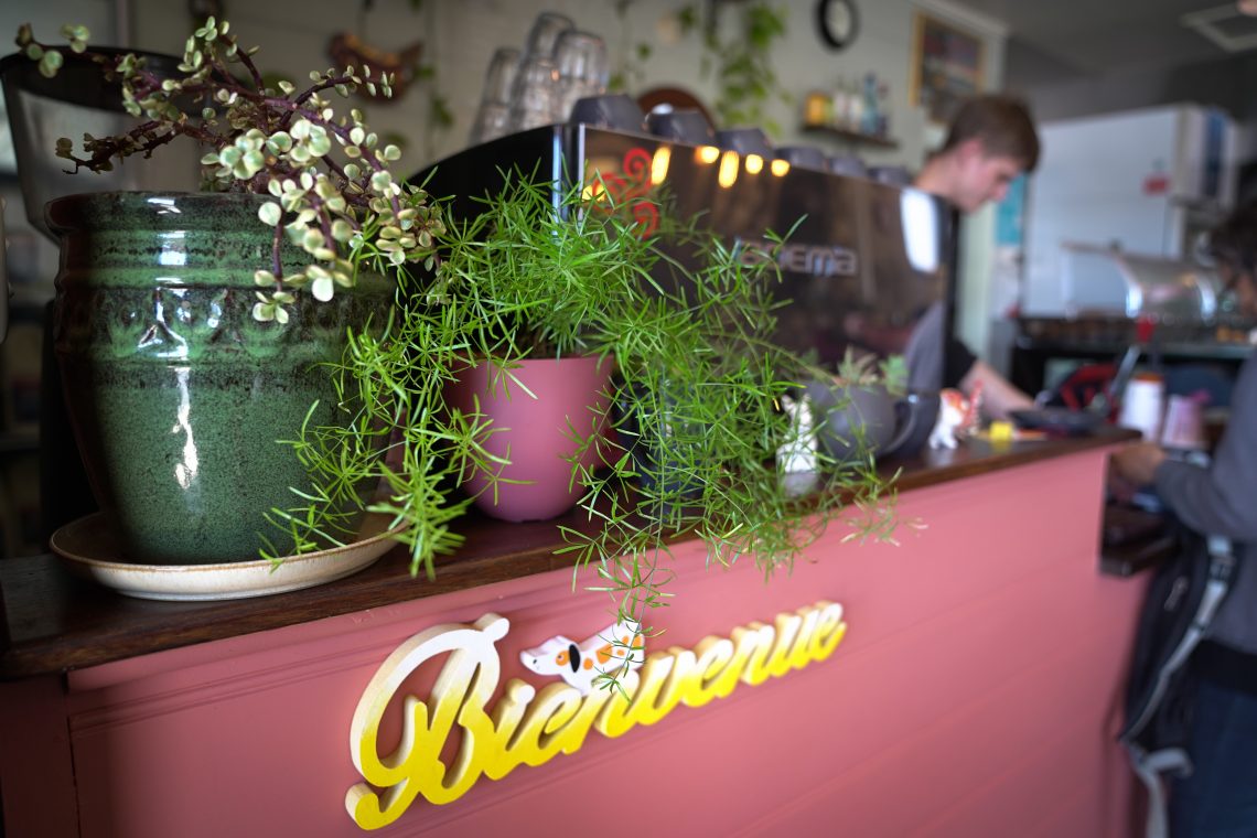 Cafe patisserie waterfall way